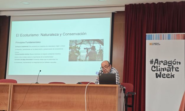 Conferencia Turismo científico y de bajo impacto frente al Cambio Climático en Aragón. J. Escorza